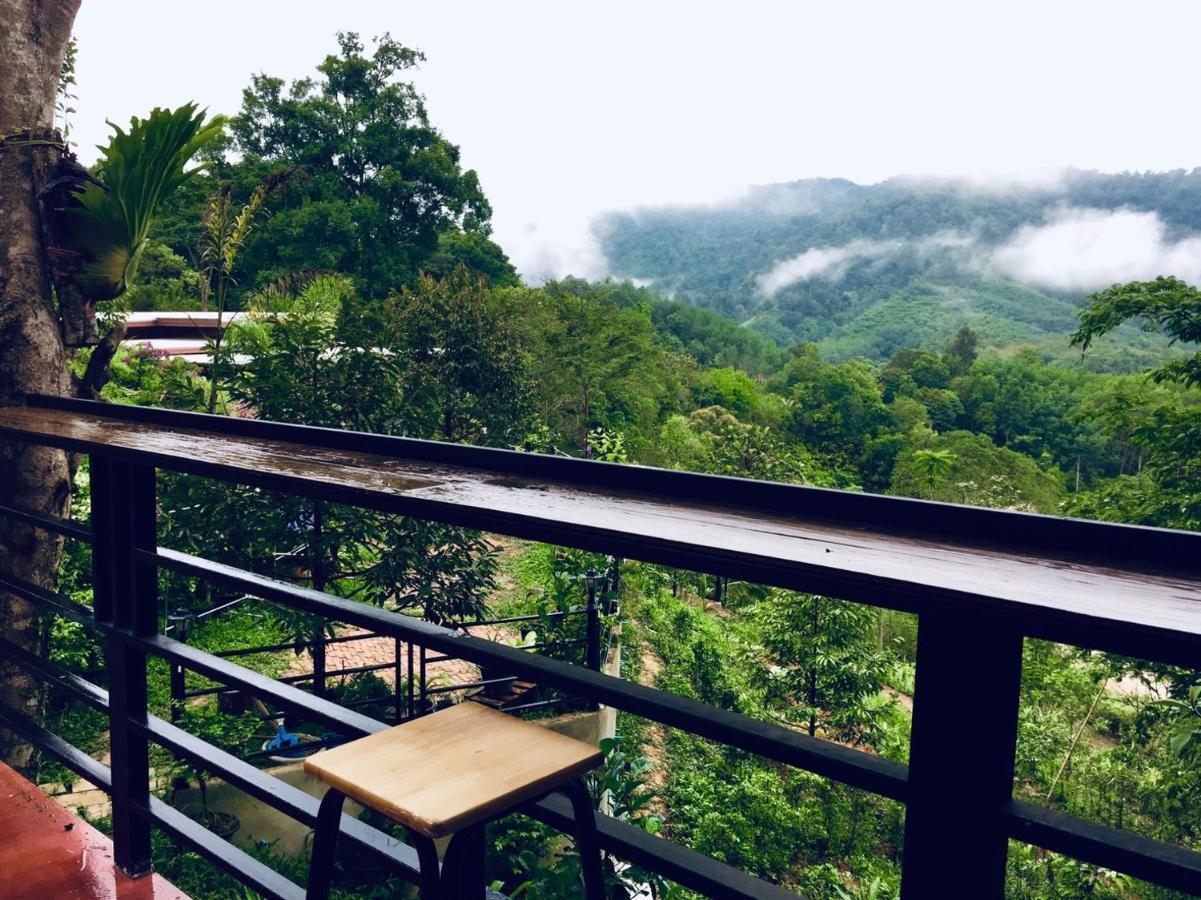 Baanhatsompaen Homestay Ranong Dış mekan fotoğraf