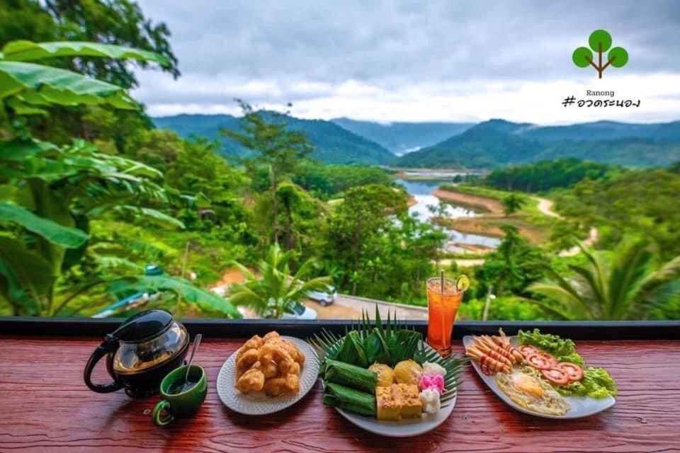 Baanhatsompaen Homestay Ranong Dış mekan fotoğraf
