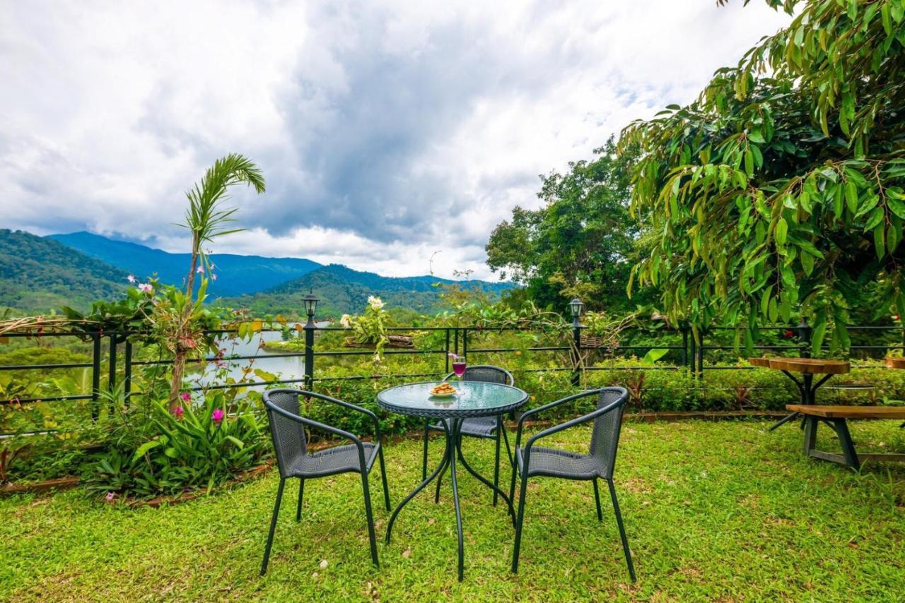 Baanhatsompaen Homestay Ranong Dış mekan fotoğraf